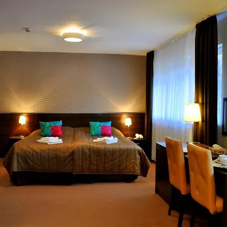 I Restauracja 호텔 Złoty Las