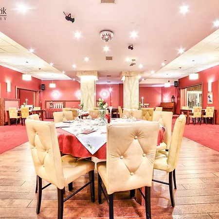 I Restauracja 호텔 Złoty Las